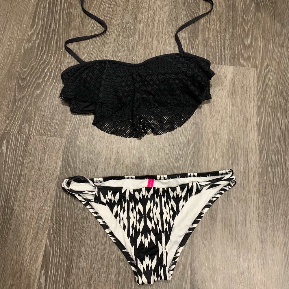 Mismatching bikini :)